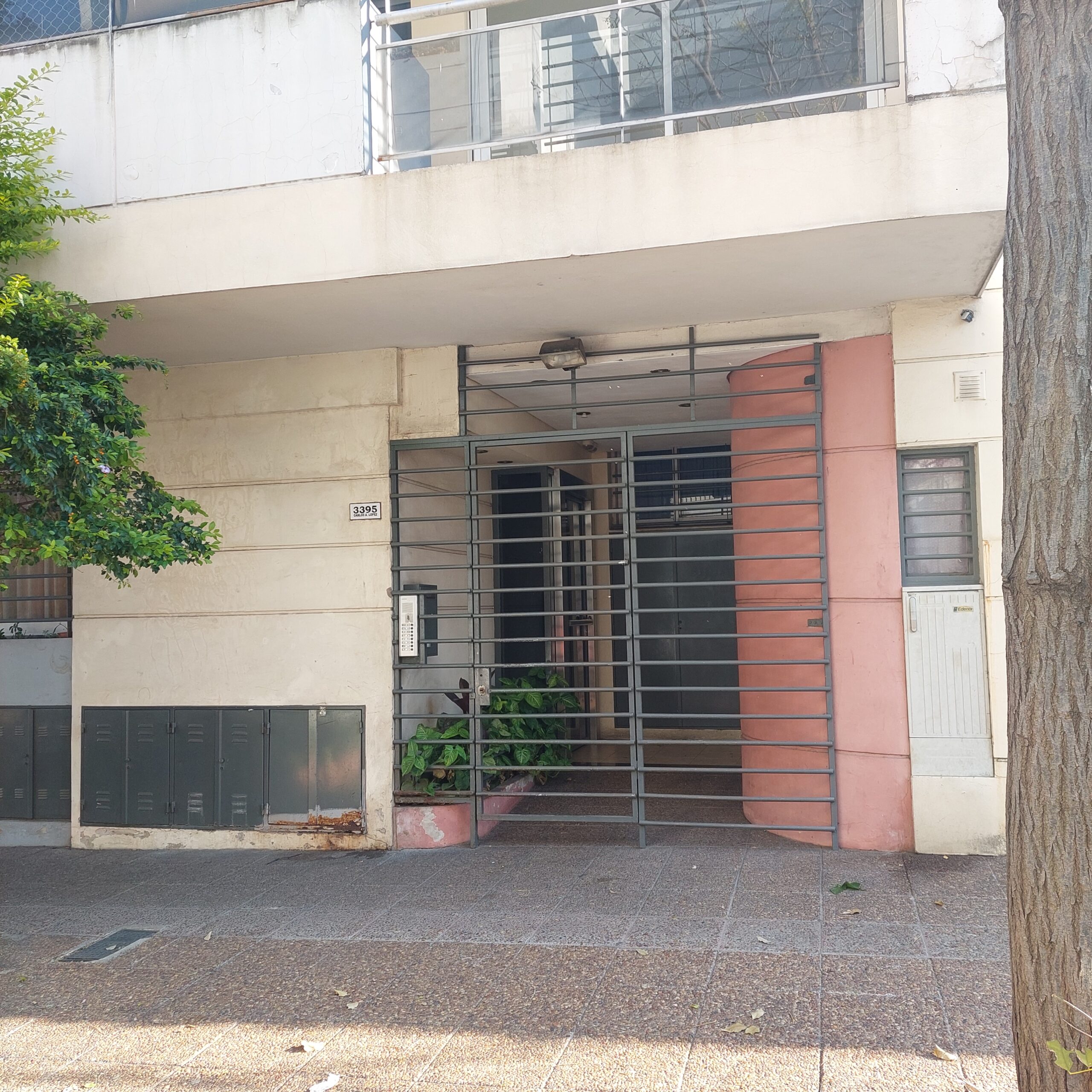 VILLA DEVOTO -MONOAMBIENTE DIVISIBLE APTO PROFESIONAL PLANTA BAJA .TERRAZA CON PARRILLA.